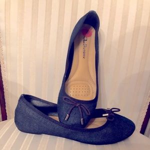 Women’s Chinese Laundry Dark Denim Ballet Flat.